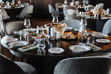 restaurant dining table